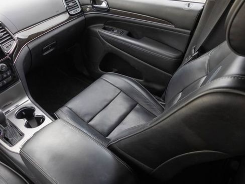 Used 2019 Jeep Grand Cherokee Overland image 26