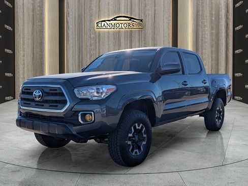 Used 2019 Toyota Tacoma SR image 4