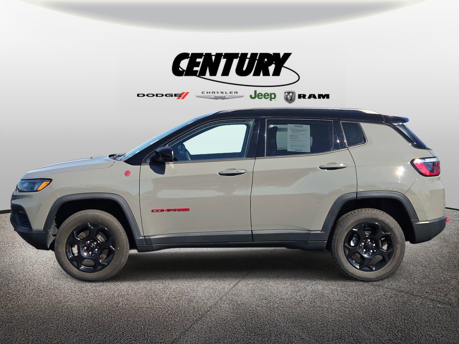 Used 2023 Jeep Compass Trailhawk AWD/4WD image 7
