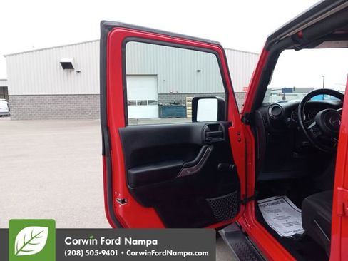 Used 2018 Jeep Wrangler Unlimited Sport w/ Connectivity Group image 10