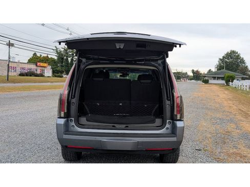 Used 2019 Cadillac Escalade Luxury image 13