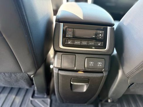 Used 2022 Subaru Ascent Limited image 20