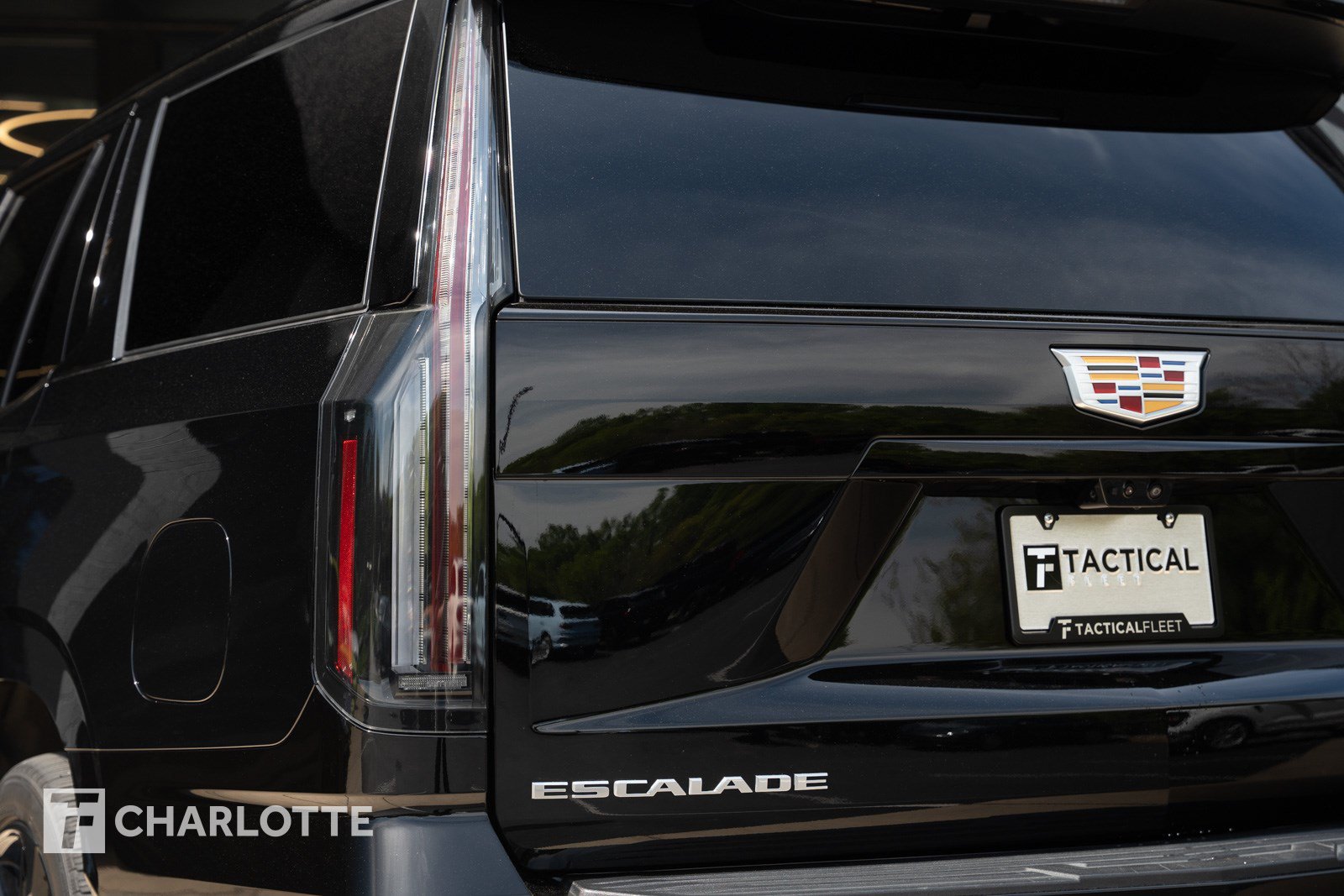 Used 2025 Cadillac Escalade Sport Platinum w/ LPO, Floor Liner Package AWD/4WD image 11