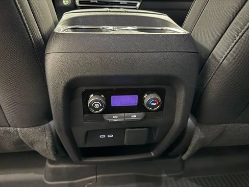 New 2026 Chevrolet Traverse LT w/ Enhanced Driving Package AWD/4WD image 24