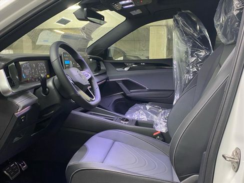 New 2026 Volkswagen Tiguan SE R-Line image 6