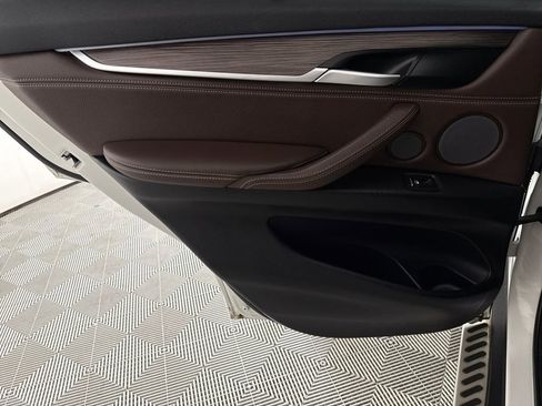 Used 2018 BMW X5 xDrive40e image 12