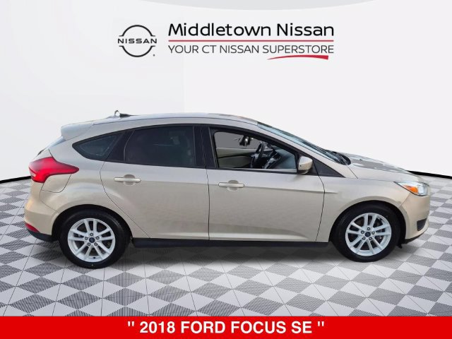 Used 2018 Ford Focus SE FWD image 2