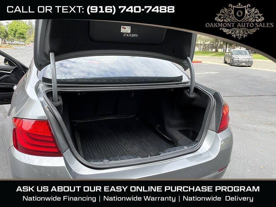 Used 2012 BMW 535i xDrive Sedan AWD/4WD image 17