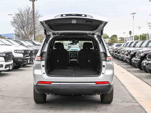 New 2025 Jeep Grand Cherokee L Laredo w/ Trailer Tow Package image 8