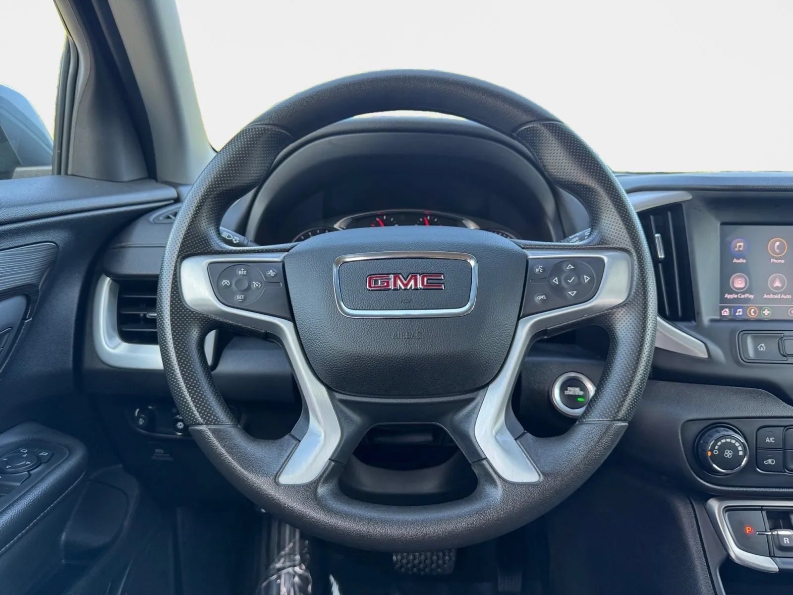 Used 2024 GMC Terrain SLE AWD/4WD image 14