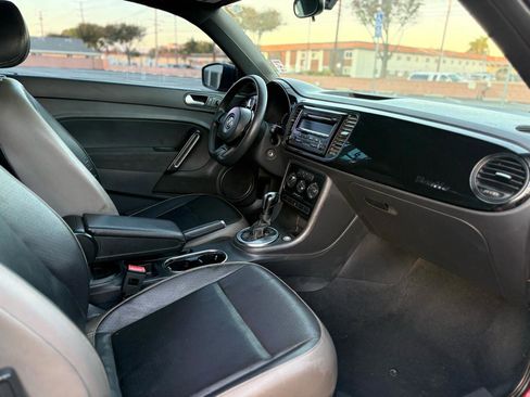 Used 2015 Volkswagen Beetle 1.8T Classic image 11