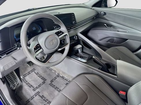 Certified 2025 Hyundai Elantra Sport FWD image 18