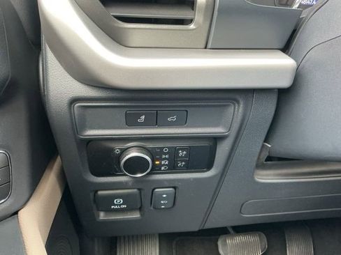 Used 2024 Ford Expedition Max XLT AWD/4WD image 11