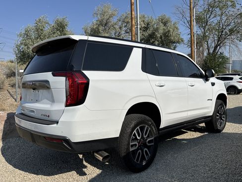 Used 2023 GMC Yukon AT4 w/ Technology Package AWD/4WD image 5