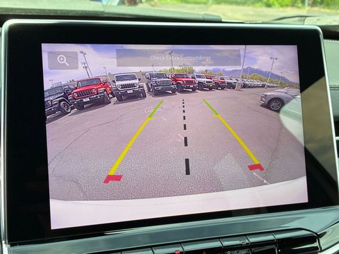 Used 2025 Jeep Compass Limited image 24