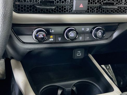 Used 2025 Honda HR-V LX image 15