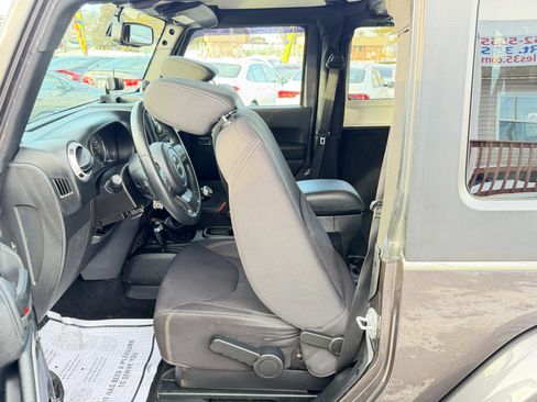 Used 2014 Jeep Wrangler Sahara w/ Connectivity Group image 26