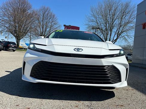 Certified 2025 Toyota Camry LE image 8