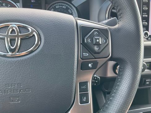 Used 2022 Toyota Tacoma SR5 AWD/4WD image 5