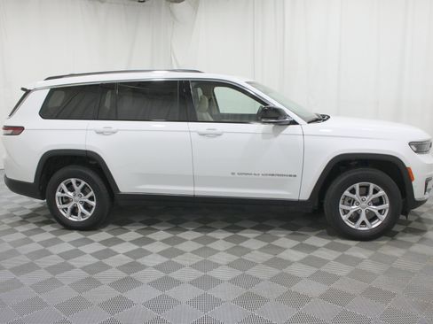Used 2022 Jeep Grand Cherokee L Limited w/ Luxury Tech Group II AWD/4WD image 35