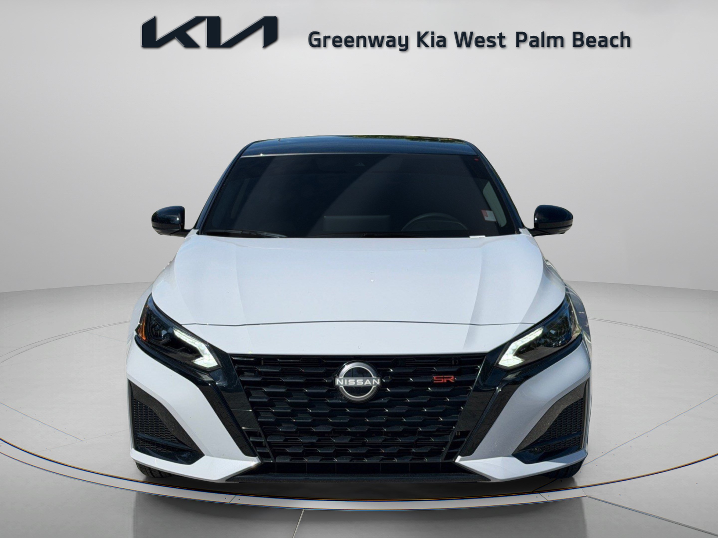 Used 2026 Nissan Altima 2.5 SR w/ SR Premium Package FWD image 2