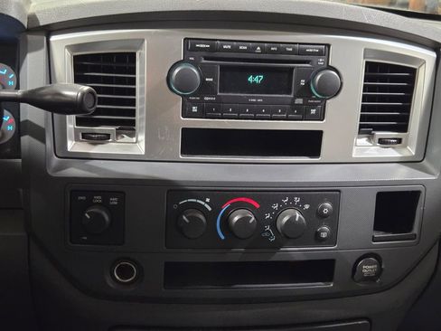 Used 2007 Dodge Ram 1500 Truck SLT w/ Sound & Secure Value Group image 4