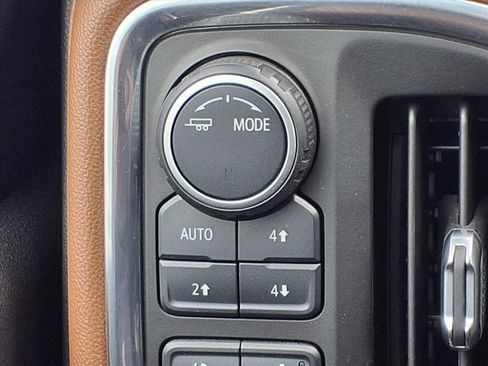 Used 2020 Chevrolet Silverado 2500 High Country w/ Technology Package image 11