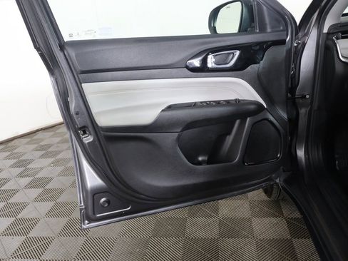 Used 2022 Jeep Compass Limited image 22