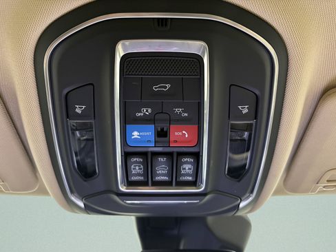 Used 2021 Jeep Grand Cherokee L Limited image 35