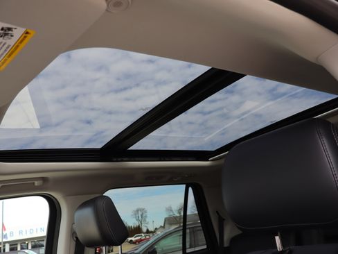 Used 2025 Ford Expedition Platinum image 27