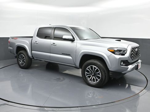 Certified 2023 Toyota Tacoma TRD Sport w/ Black Out Package (TMS) image 2
