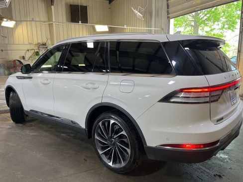 Used 2023 Lincoln Aviator Reserve w/ Equipment Group 201A AWD/4WD image 4