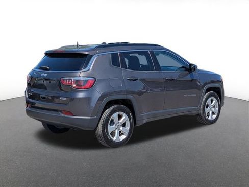 Used 2020 Jeep Compass Latitude w/ Cold Weather Group AWD/4WD image 3