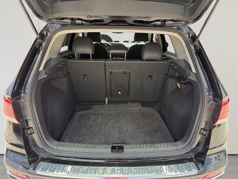 Used 2023 Volkswagen Taos SE w/ Panoramic Sunroof Package FWD image 19