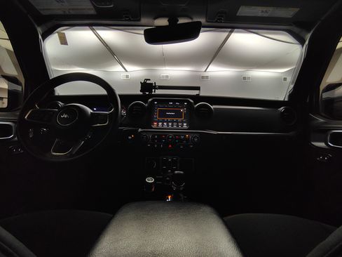 Used 2023 Jeep Gladiator Mojave image 30