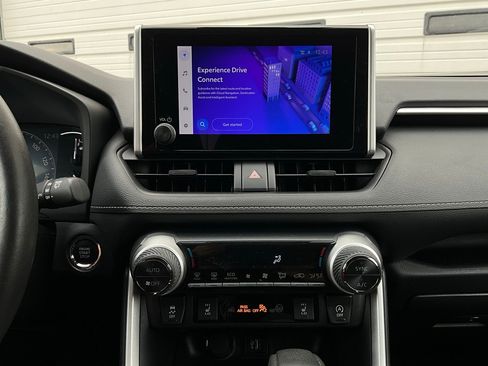 Used 2025 Toyota RAV4 XLE image 26