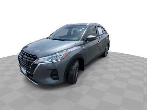 Used 2022 Nissan Kicks SV FWD image 4