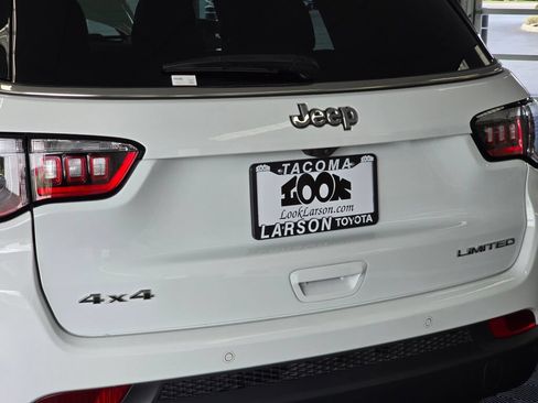 Used 2025 Jeep Compass Limited AWD/4WD image 12