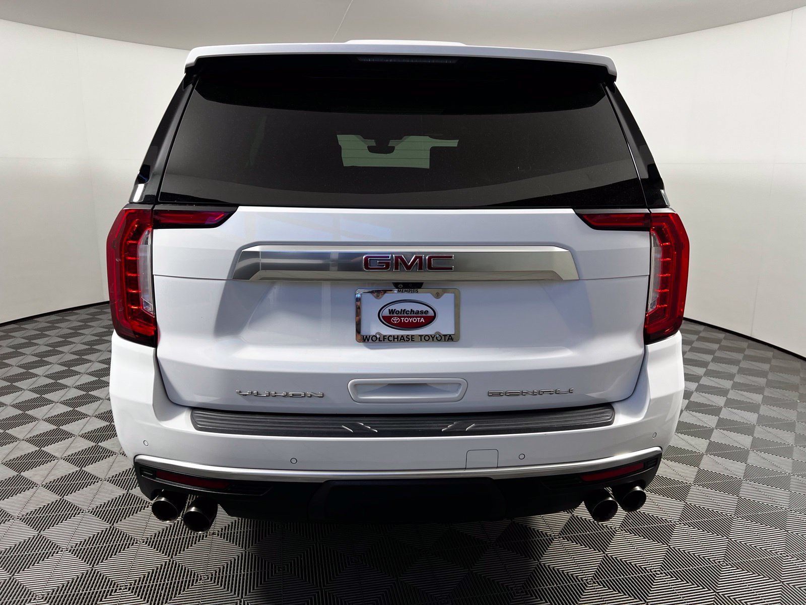 Used 2021 GMC Yukon Denali w/ Denali Premium Package AWD/4WD image 6