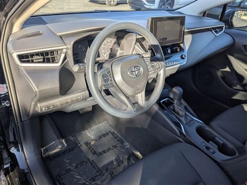 Used 2025 Toyota Corolla LE image 13