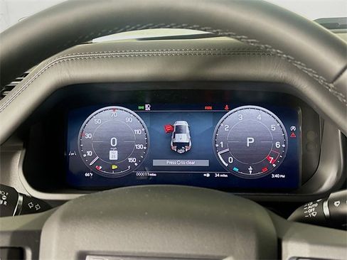 Used 2025 Land Rover Defender 110 X-Dynamic SE image 13