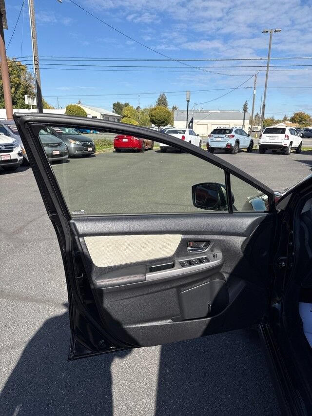 Used 2017 Subaru Crosstrek 2.0i Premium w/ Moonroof Package AWD/4WD image 8