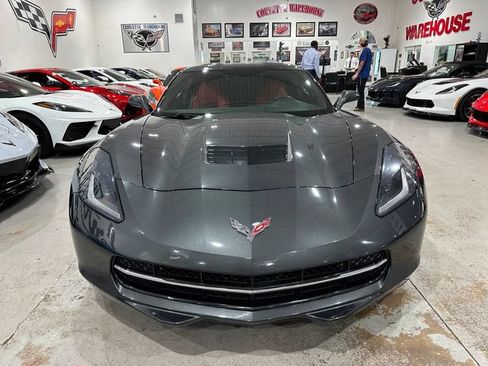 Used 2019 Chevrolet Corvette Stingray Coupe w/ 1LT RWD image 19