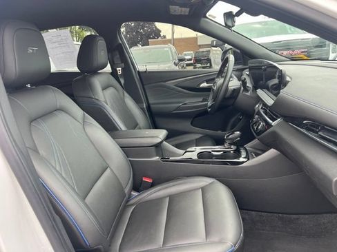 Used 2024 Buick Envista Sport Touring w/ Convenience I Package FWD image 13