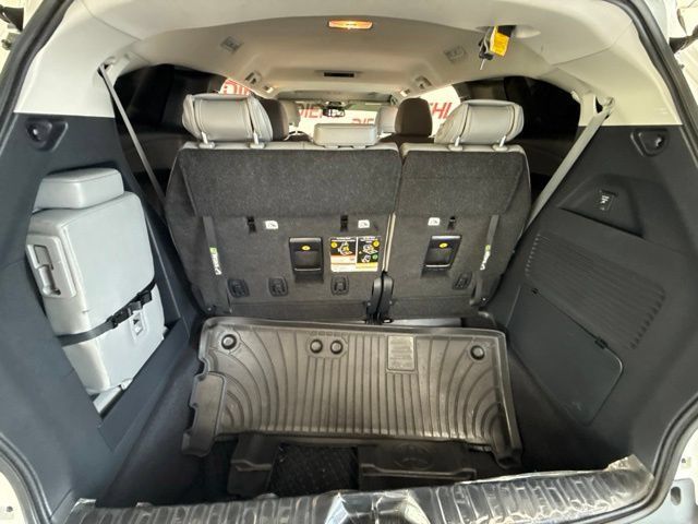 Used 2025 Toyota Sienna XLE w/ XLE Plus Package FWD image 51