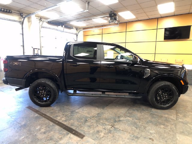 New 2026 Ford Ranger Lariat w/ Black Appearance Package AWD/4WD image 8