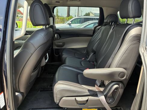 Used 2026 Kia Carnival FWD image 24