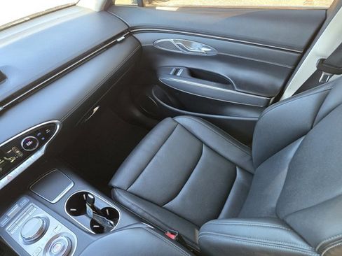Used 2022 Genesis GV70 2.5T w/ Select Package AWD/4WD image 41