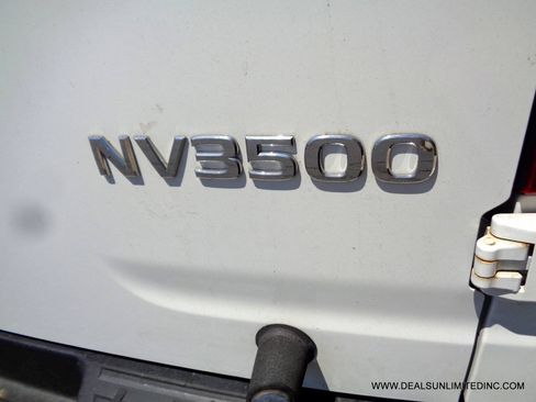 Used 2021 Nissan NV 3500 SV RWD image 5