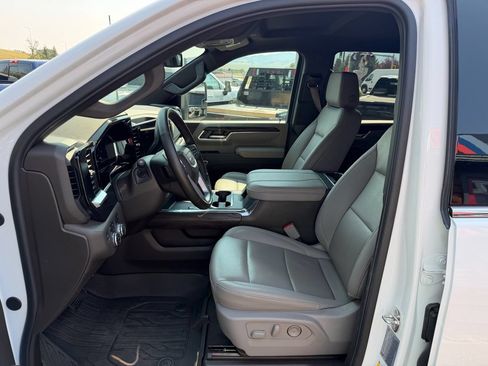 Used 2024 GMC Sierra 2500 SLT w/ SLT Premium Package AWD/4WD image 12